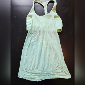 Lululemon tank with built-in bra size 6 in mint polkadot